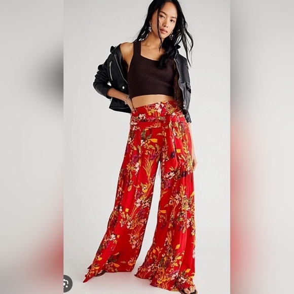 Free People One Red Floral Aloha Printed Wide Leg Flowy Rayon Pants - Picture 1 of 11